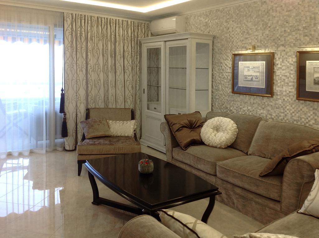 Apartments At Commodoro Villeneuve-Loubet Exterior photo